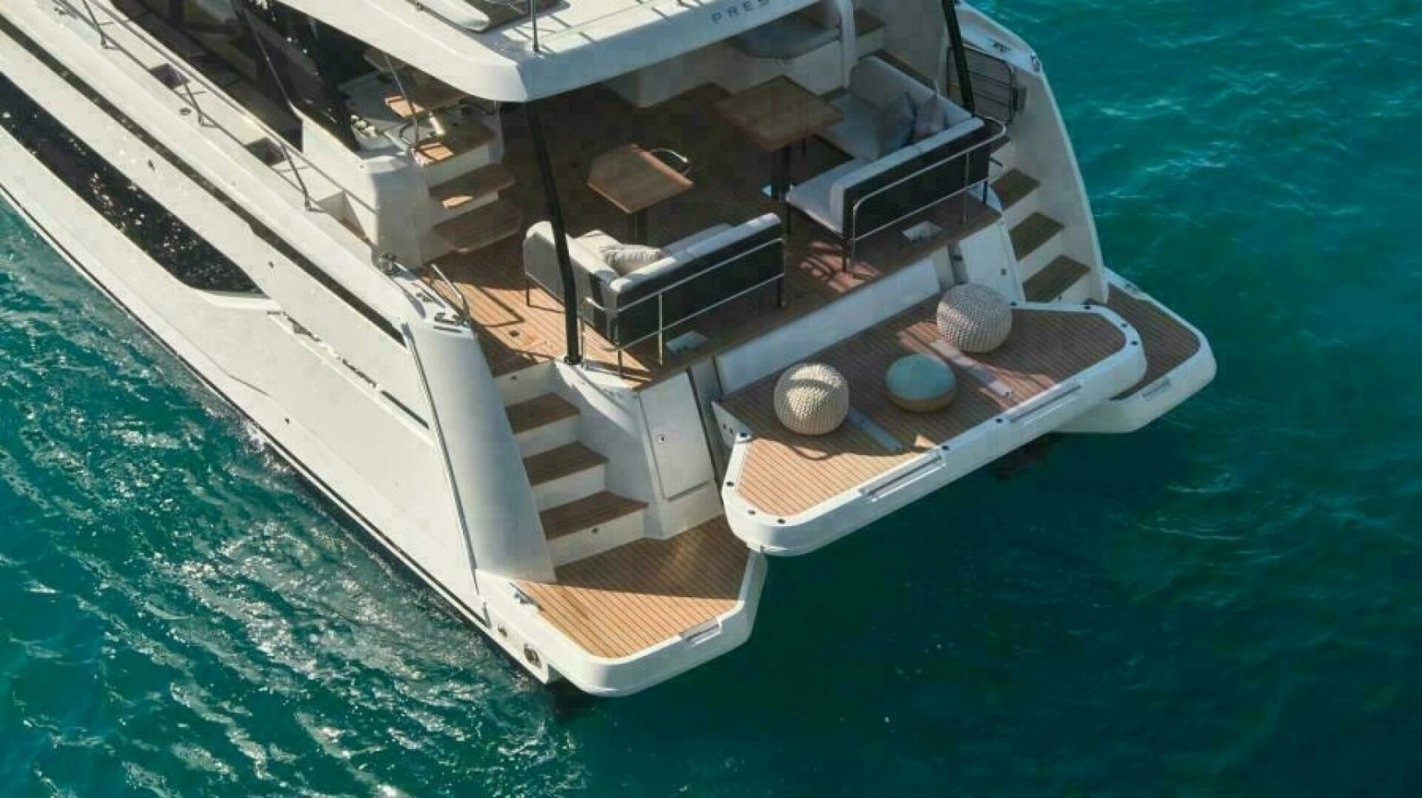 Prestige M48 Aft Cockpit