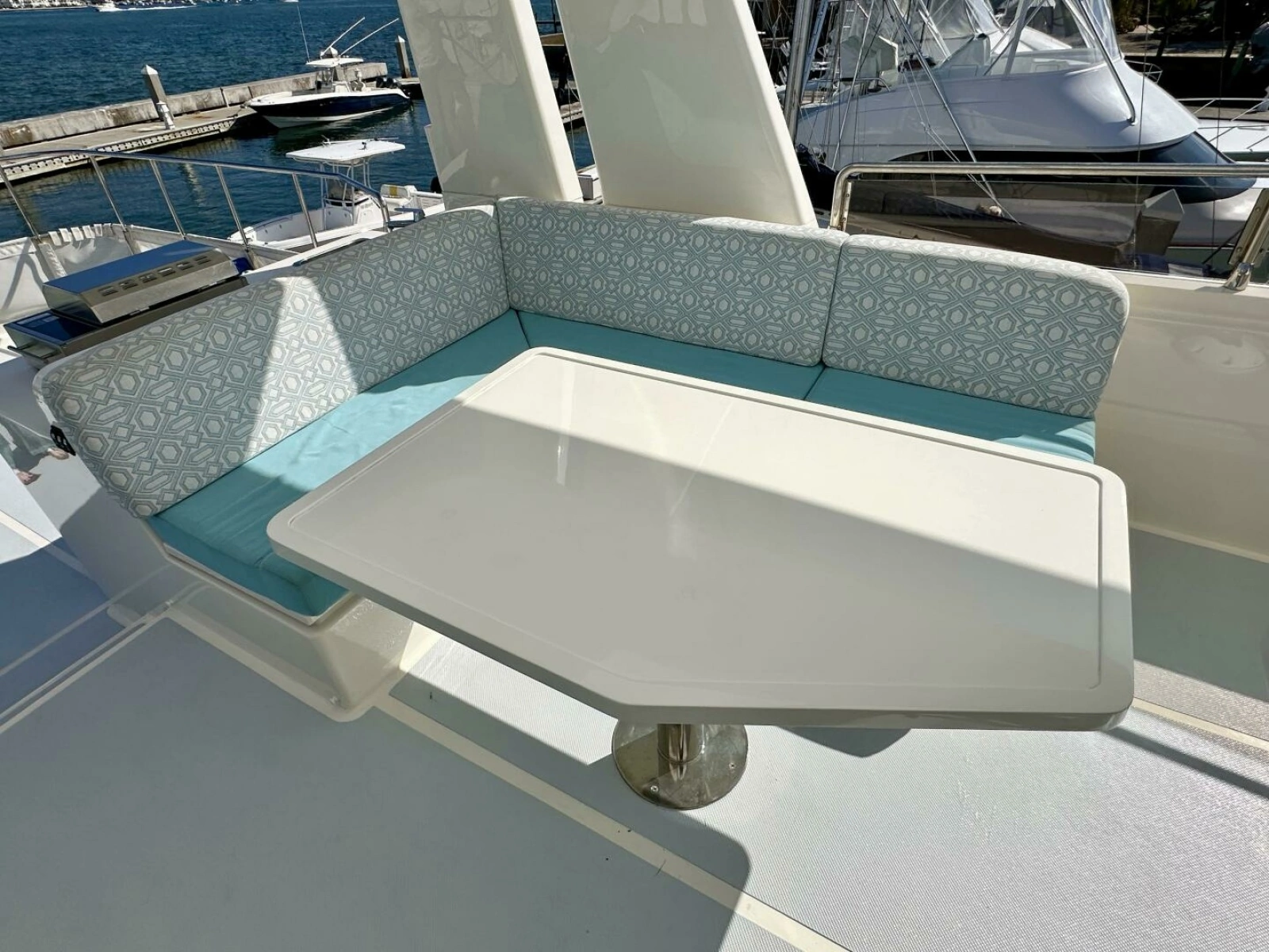 Outer Reef 62 SOUTH  PAWS - Flybridge