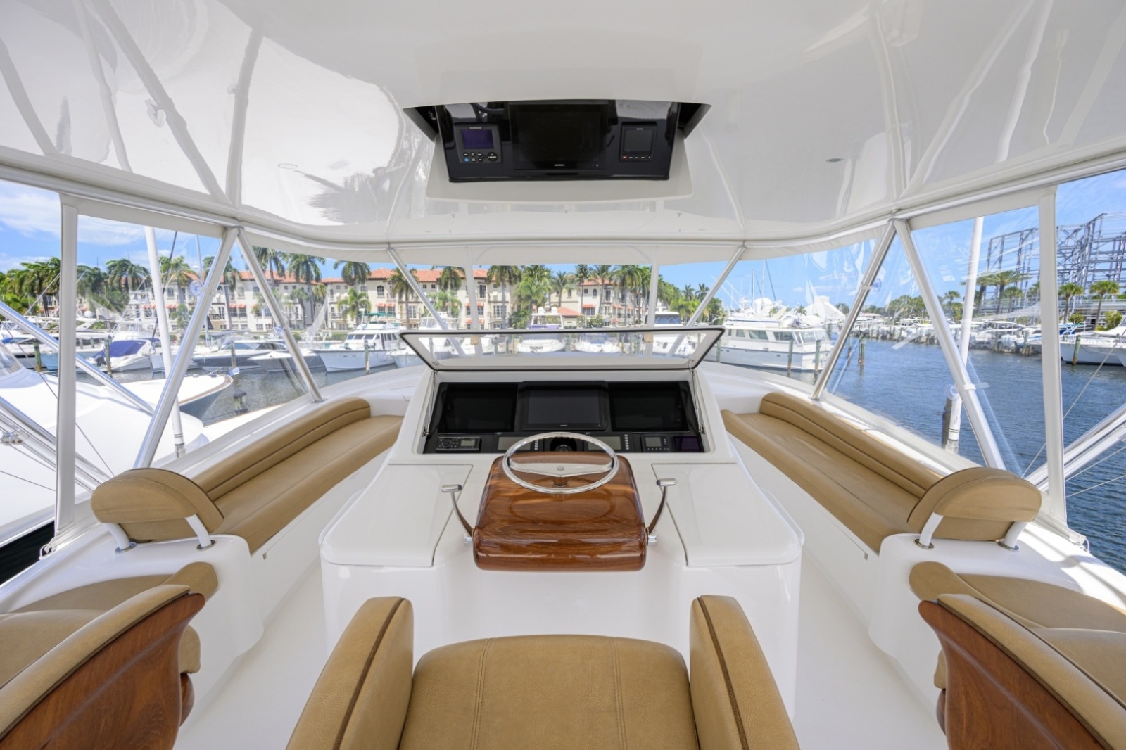 Viking 70 DESPERADO - Flybridge