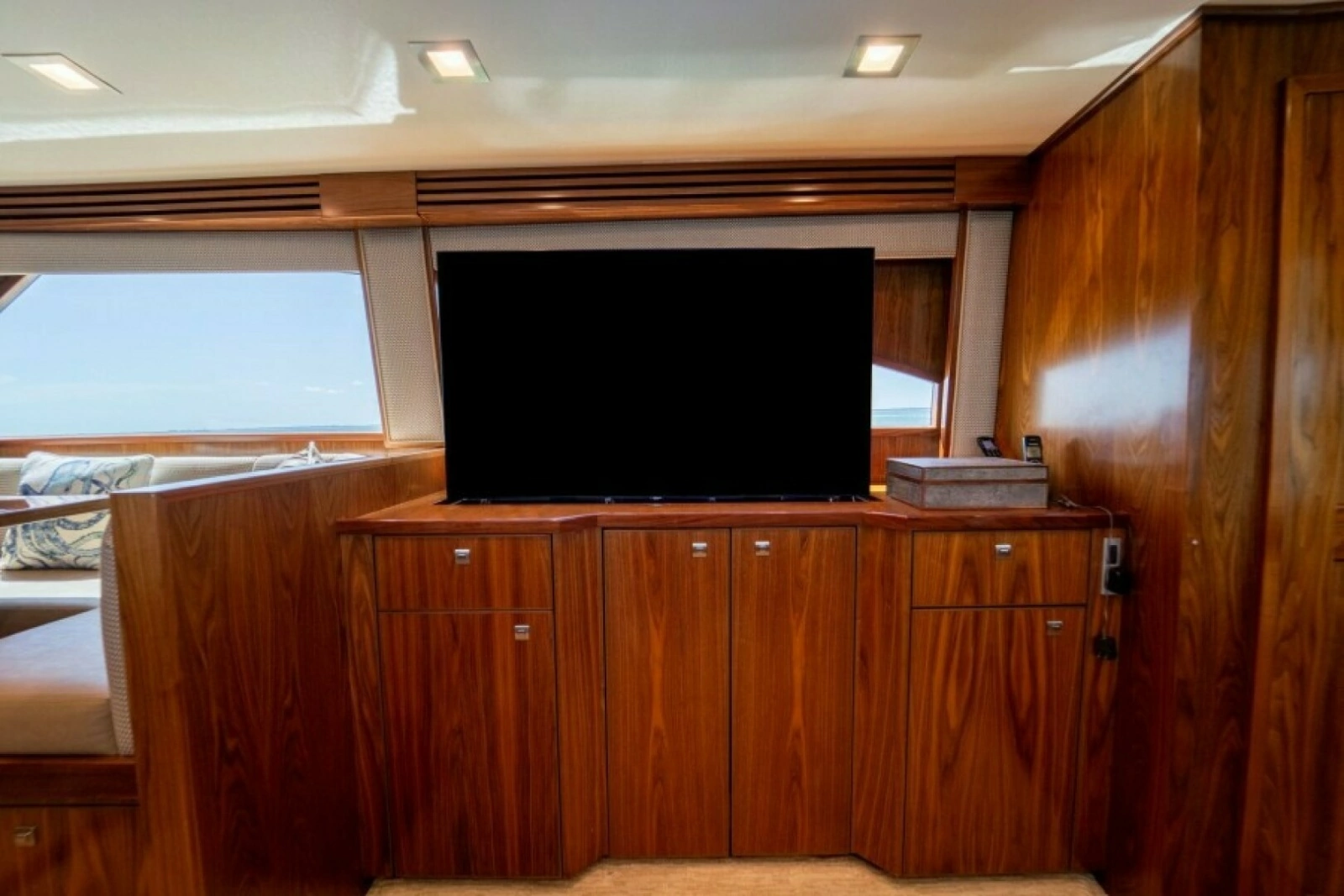2018 Viking 72 Convertible - Wrapped Up