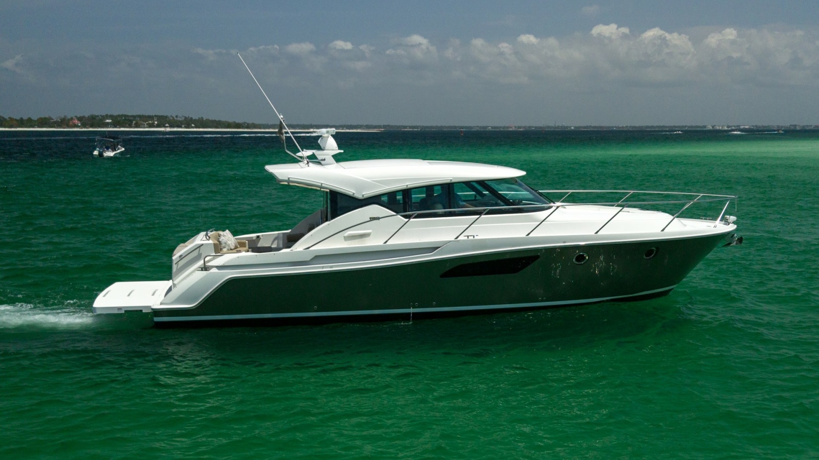 44' 2015 Tiara Yachts 44 Coupe