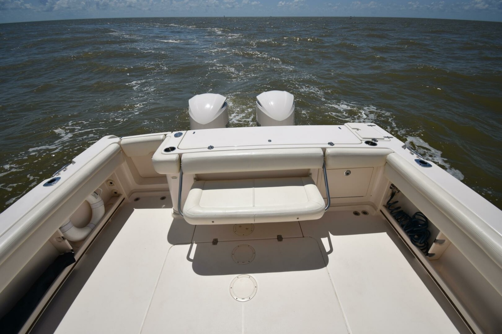 33' 2016 Grady-White 330 Express
