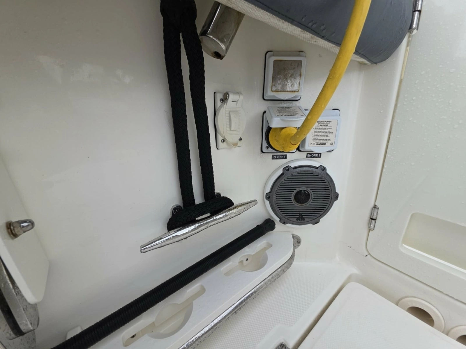 2021 Boston Whaler 420 Outrage BFT-Profile