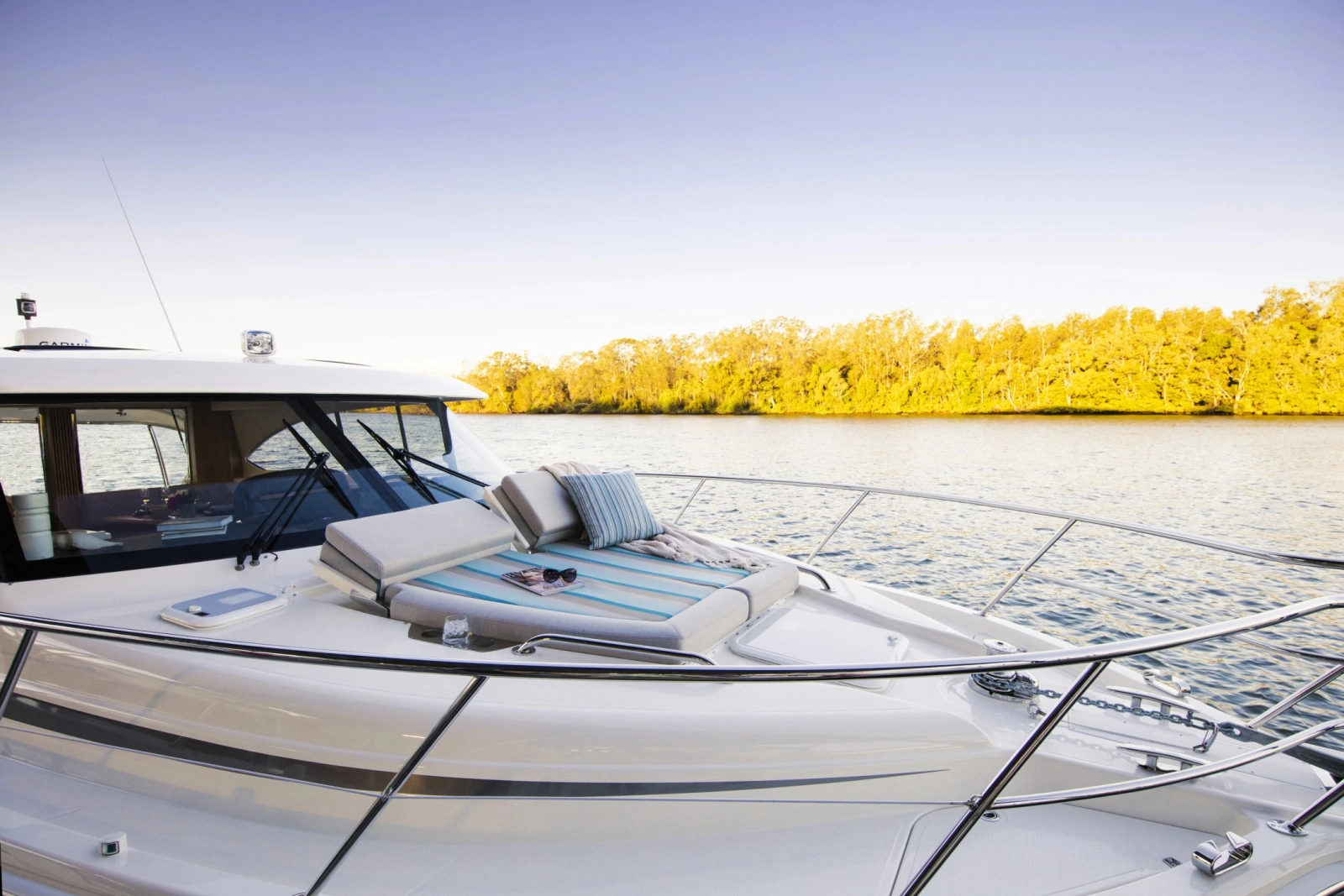 395 SUV 40ft Riviera Yacht For Sale