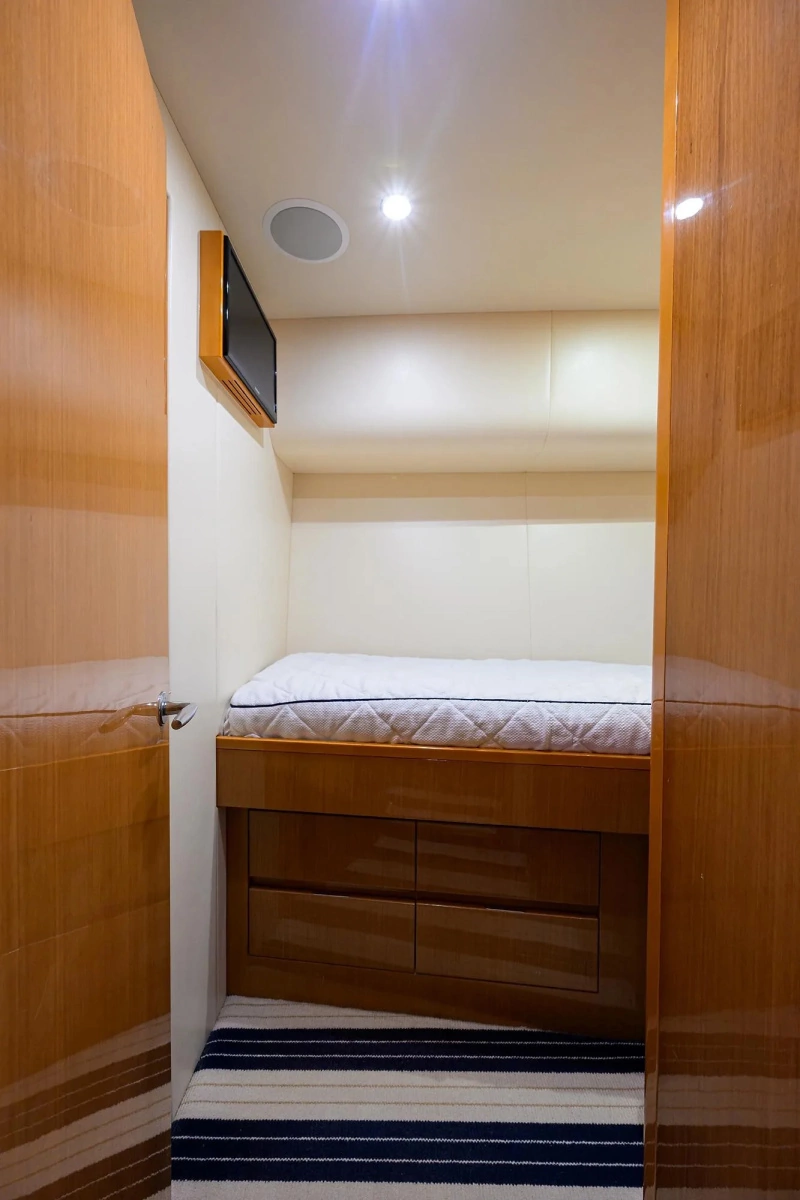 2014 Bertram 700