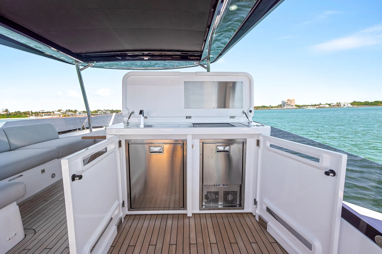 2024 Sunseeker Manhattan 68