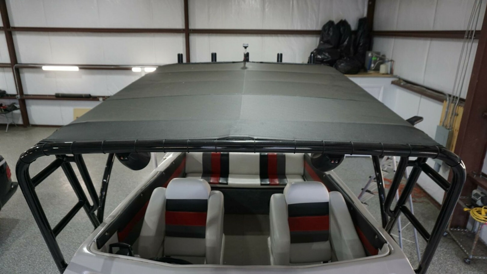 32' 1998 Active Thunder 32 CC