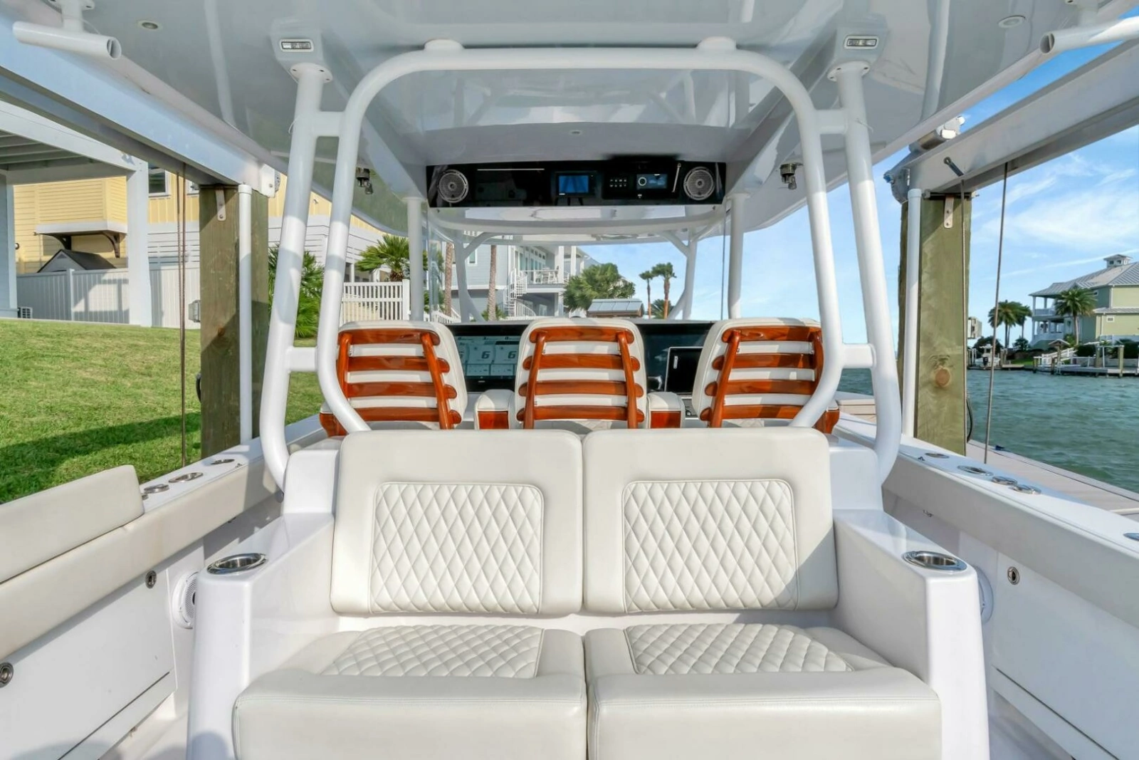 2023 Jupiter 43 Center Console 