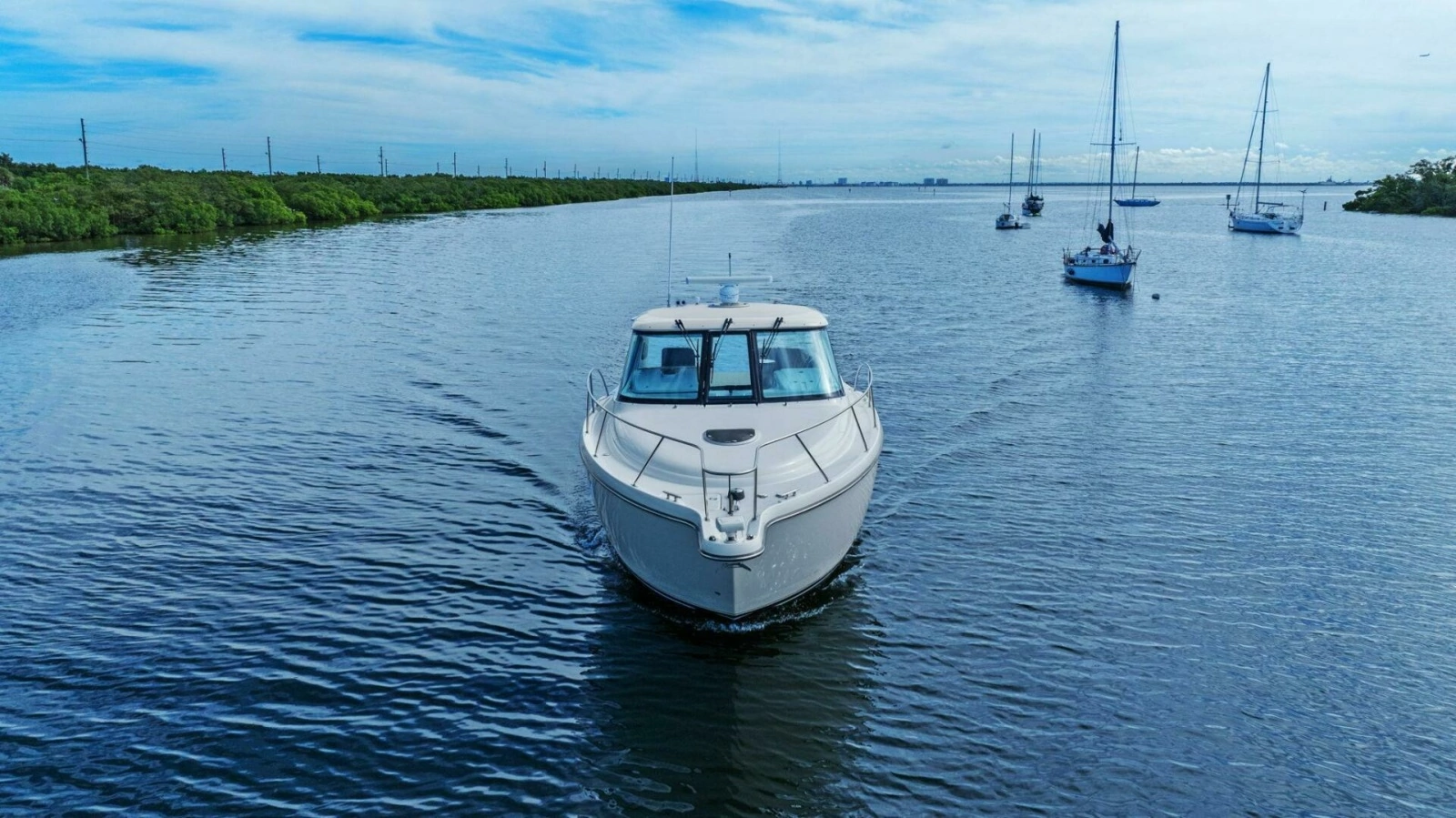 2008 Tiara Yachts 3500 Sovran "Fridge Benefit"