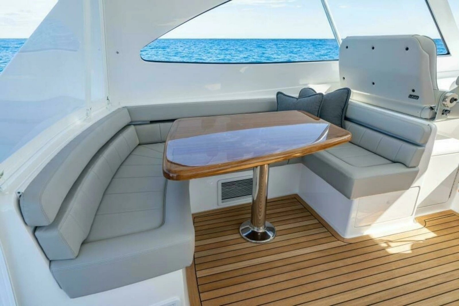 54 Viking Sport Tower Command Deck