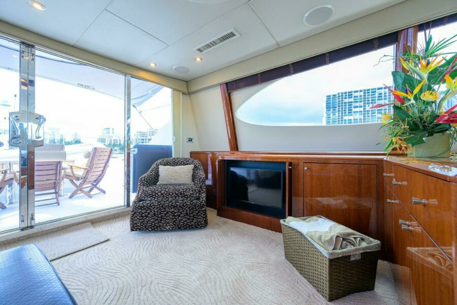 Lazzara 80 WILLYN - Enclosed Flybridge
