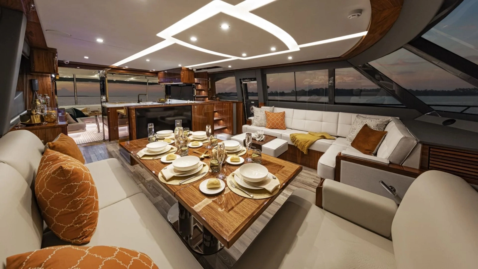 72 SPORTS MOTOR YACHT 72ft Riviera Yacht For Sale