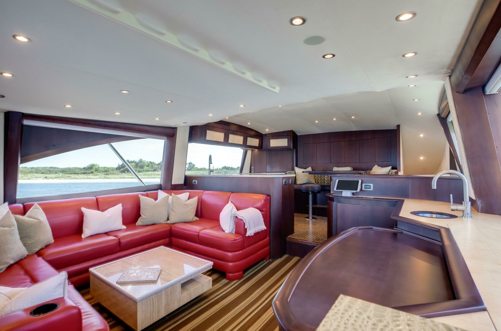 Ocean Yachts 64 - Love Boat - Salon Seating