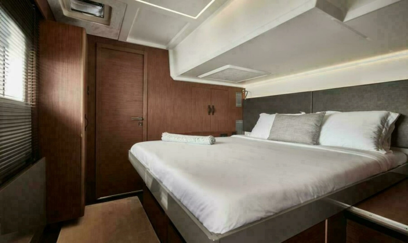 Prestige M48 Guest Stateroom