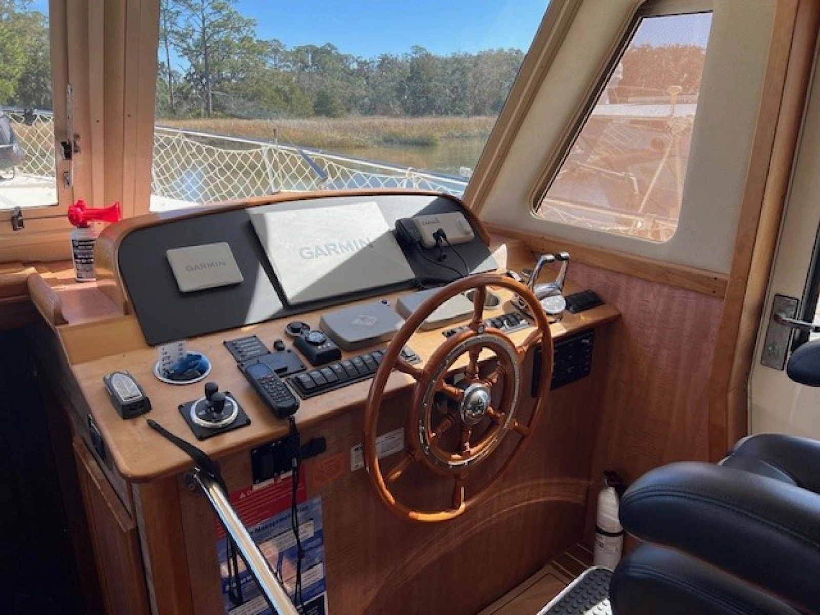 2006 Mainship 43 Trawler