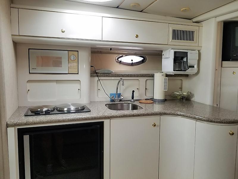 Maxum 3700 SCR Galley.jpg
