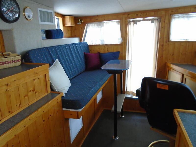 Pilothouse Seating.JPG