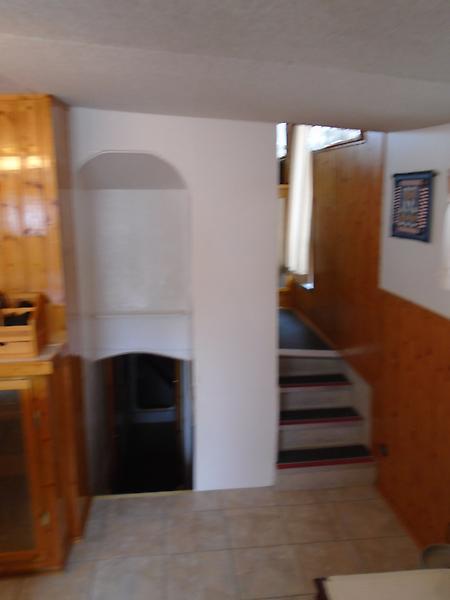 Pilothouse and berth access.JPG