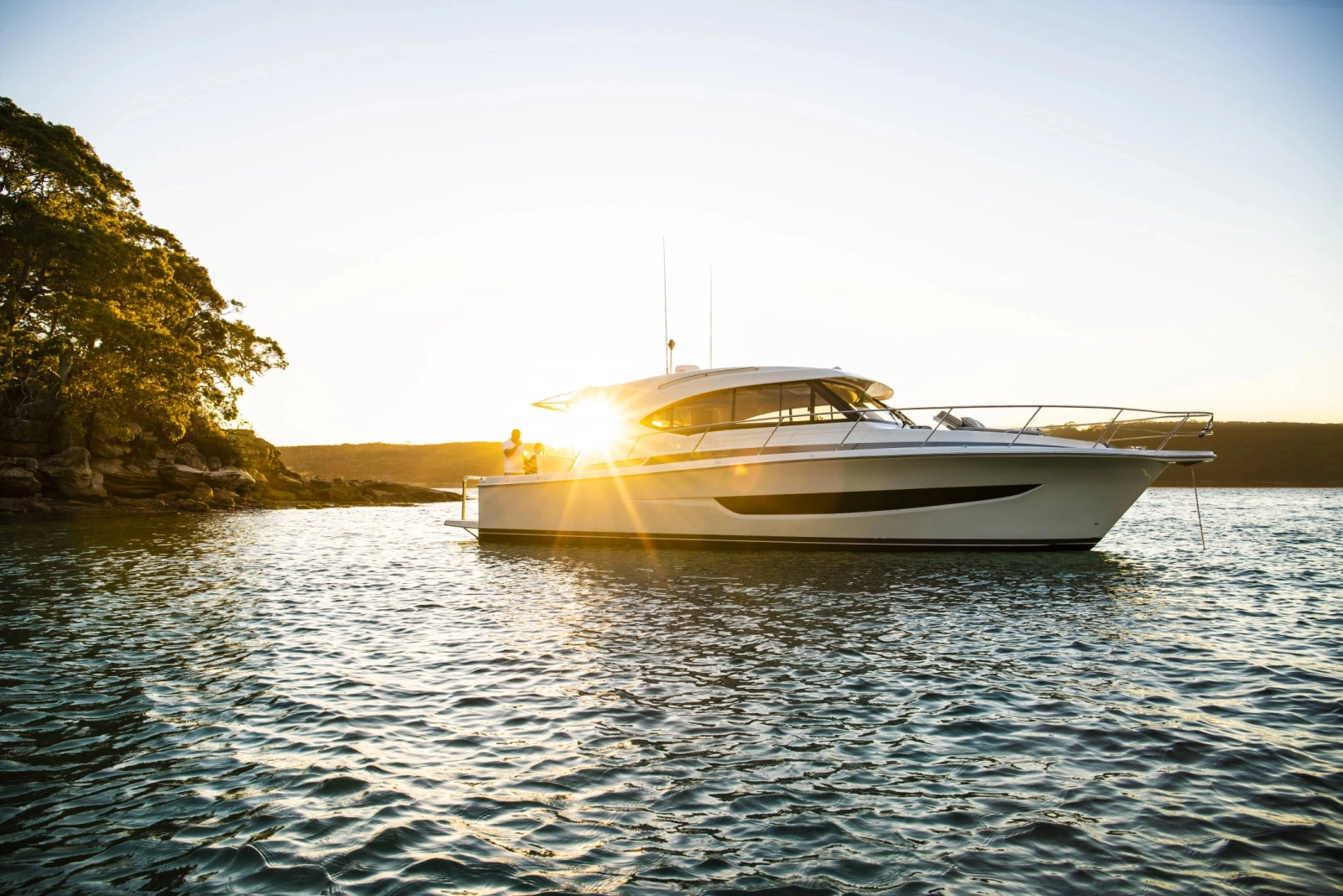 395 SUV 40ft Riviera Yacht For Sale