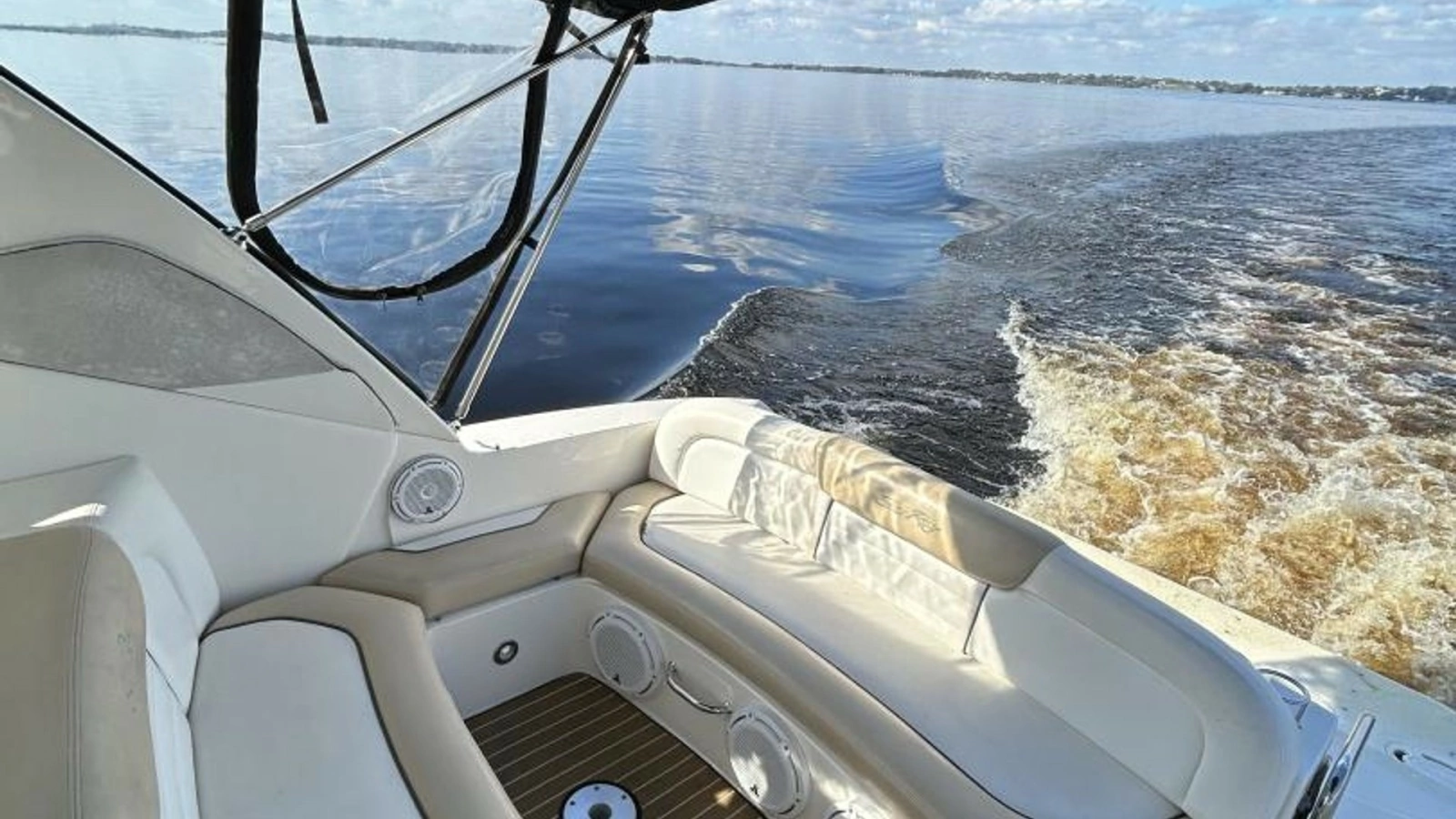 2009 Sea Ray 310 Sundancer  Andrews Place PSeating