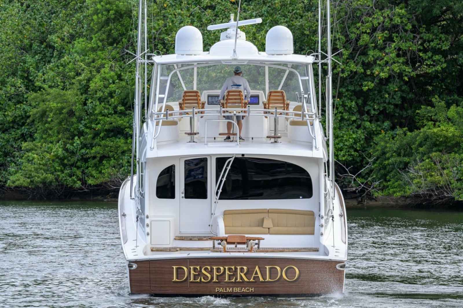 Viking 70 DESPERADO - Aft Profile