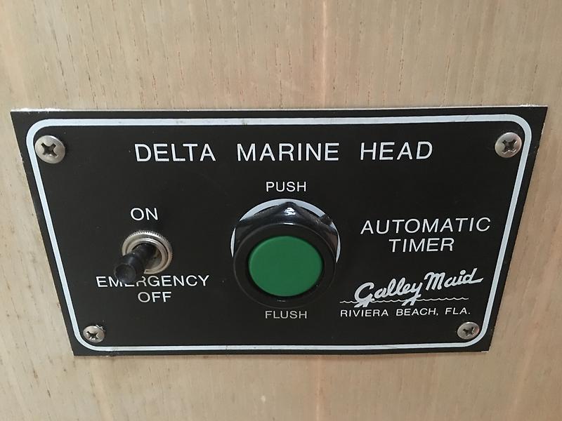 Tollycraft 39 sport head control.JPG