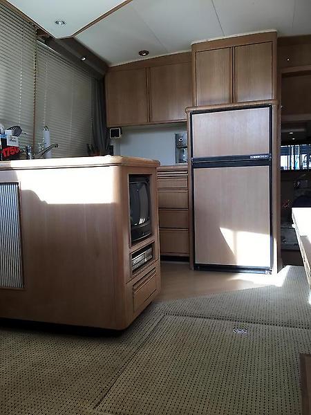 Tollycraft 39 sport kitchen.JPG