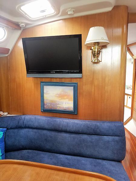 2001 Catalina 42 Samba TV 063017.jpg
