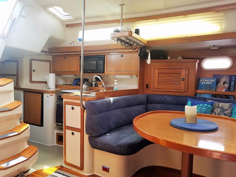 2001 Catalina 42 Samba Galley 063017.jpg