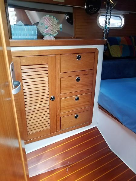 2001 Catalina 42 Samba Aft Cabin Storage 063017.jpg
