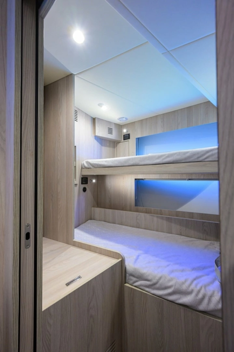 Azimut 78 - DT78 - Crew Quarters