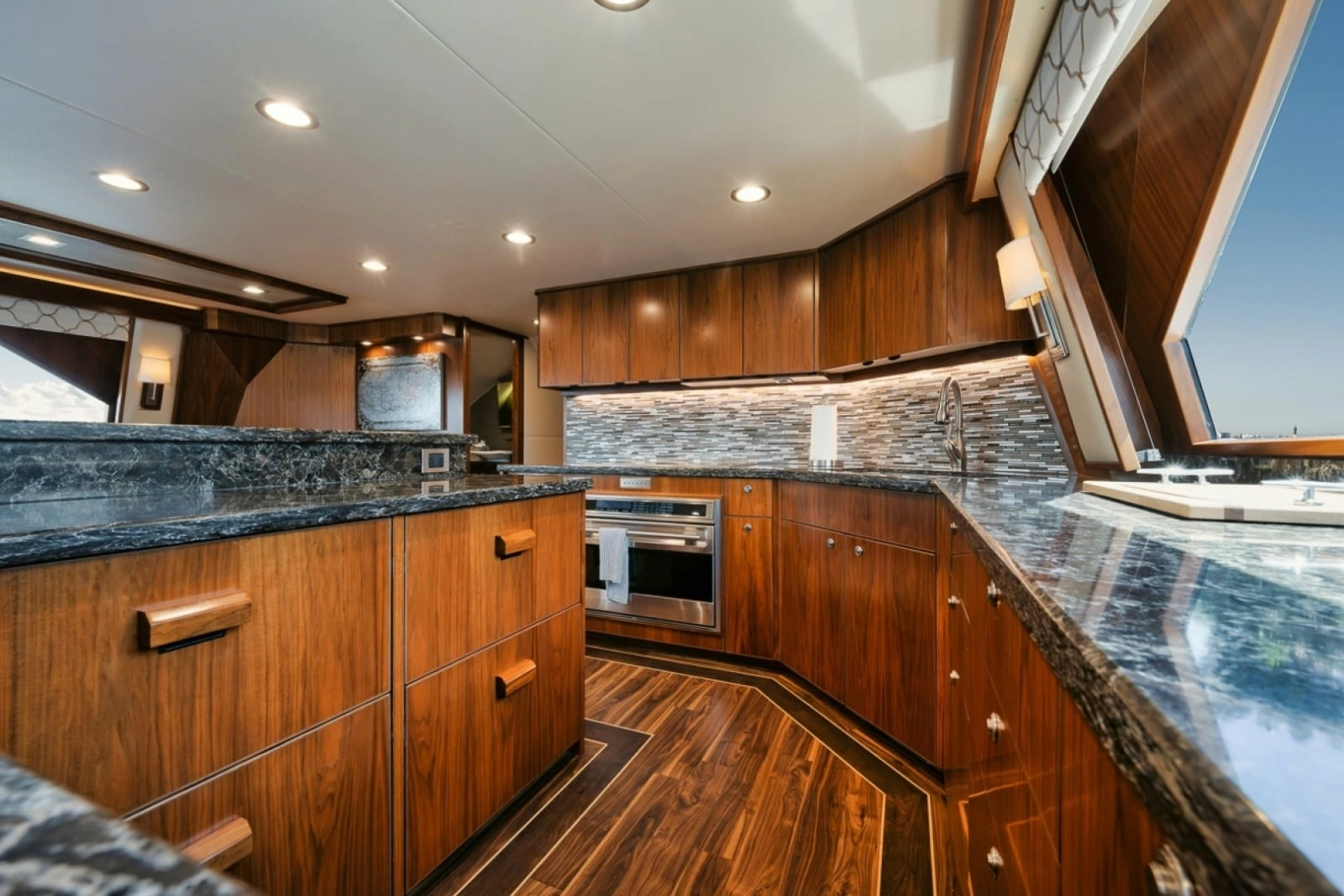 2016 Viking 92 Enclosed Bridge
