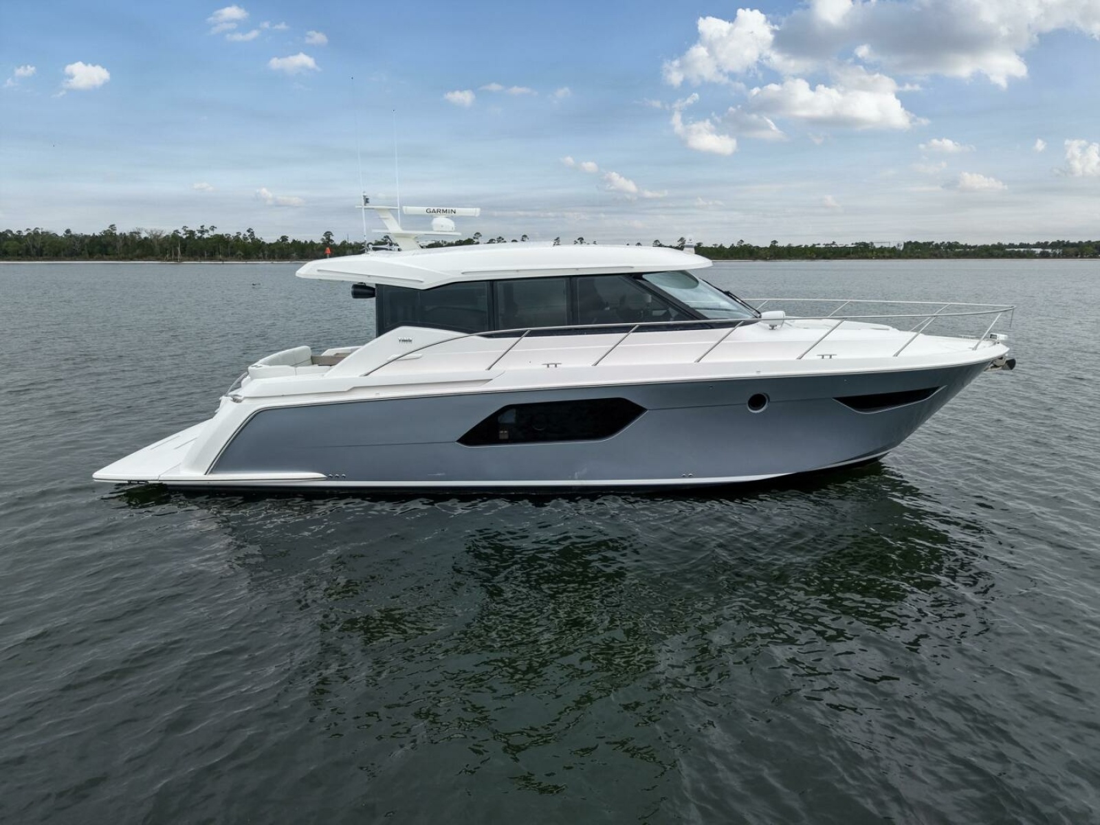 49' 2019 Tiara Yachts C49 Coupe