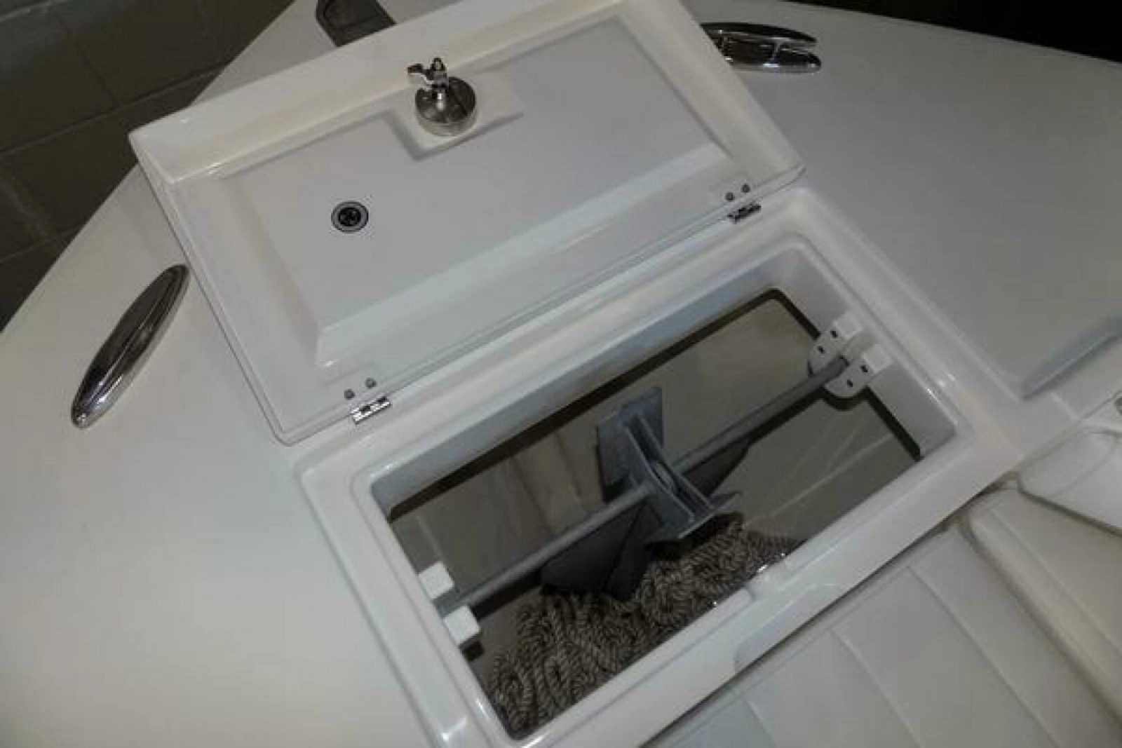 Regulator 34 - WIN PER DAY - Bow Anchor Locker