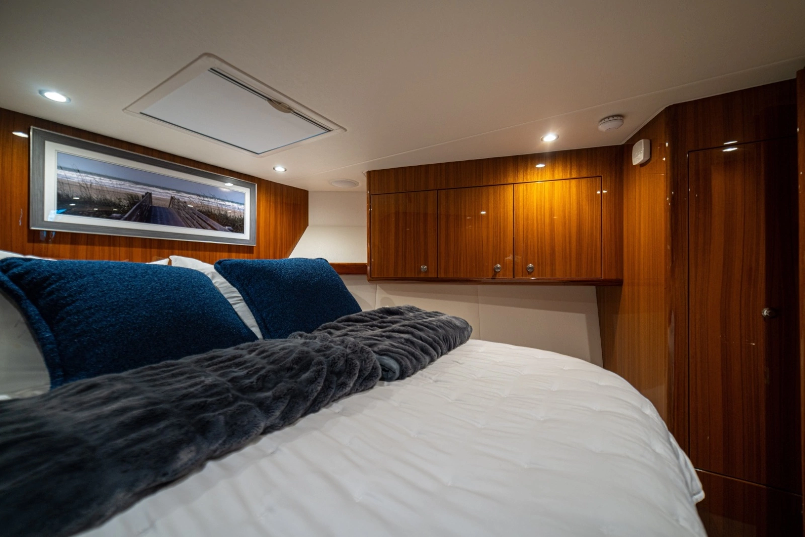2023 Viking 46 Billfish Master Stateroom