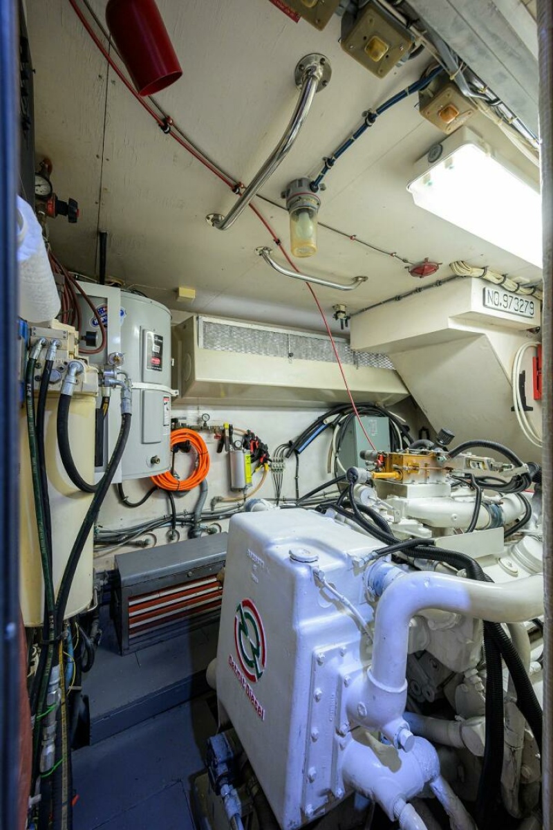 1991 Hatteras 78 Cockpit Motor Yacht