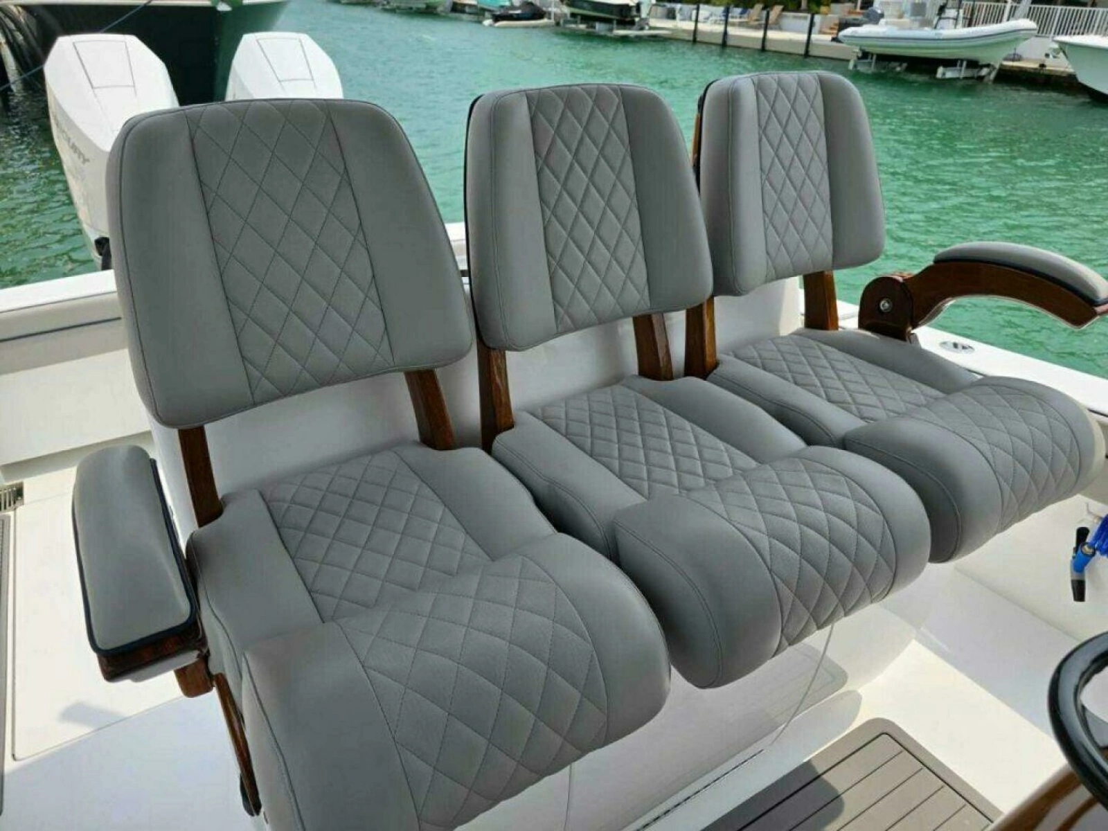Valhalla 33 JUST ONE MORE - Exterior Helm Seating