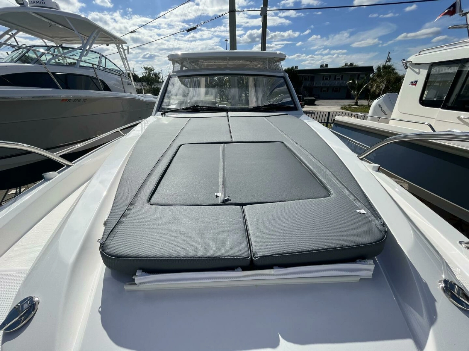 Nimbus Weekender 9 Forward Seating