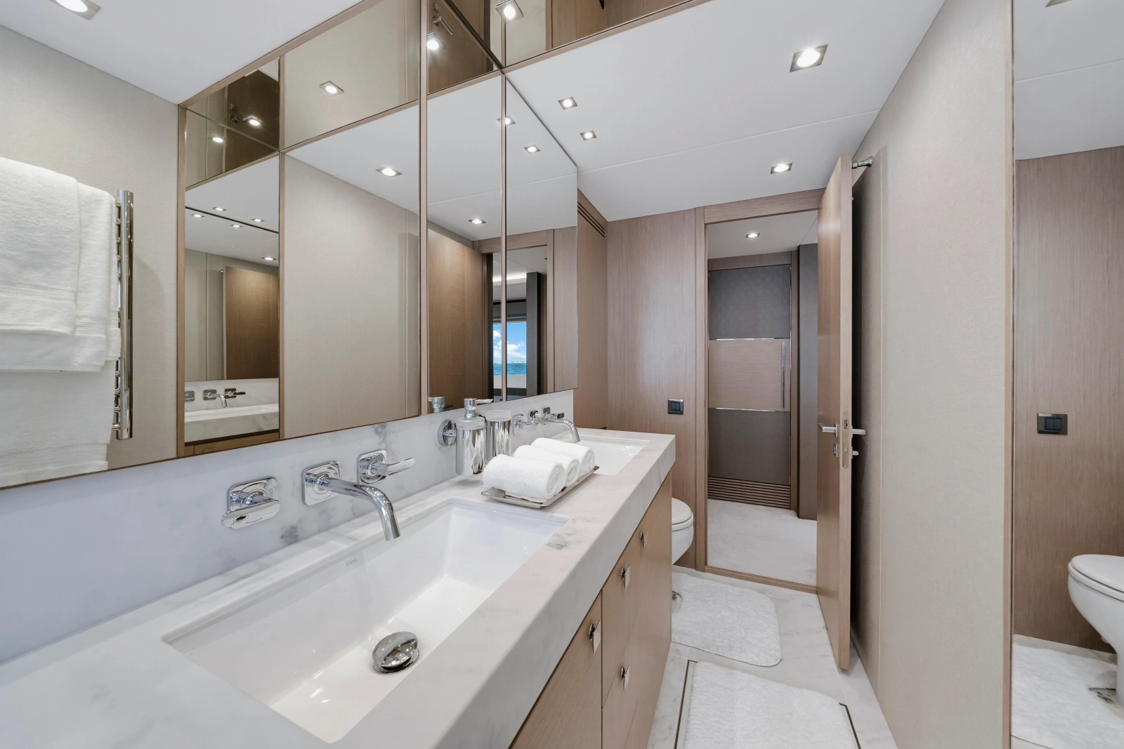 2020 Sunseeker 76 Yacht