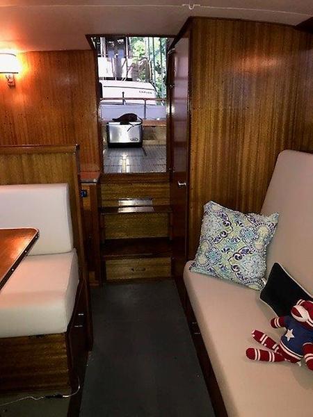woodys reserve companionway.jpg