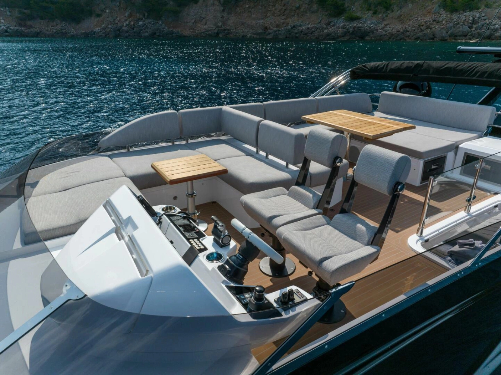 75 SPORT YACHT 75ft Sunseeker Yacht For Sale