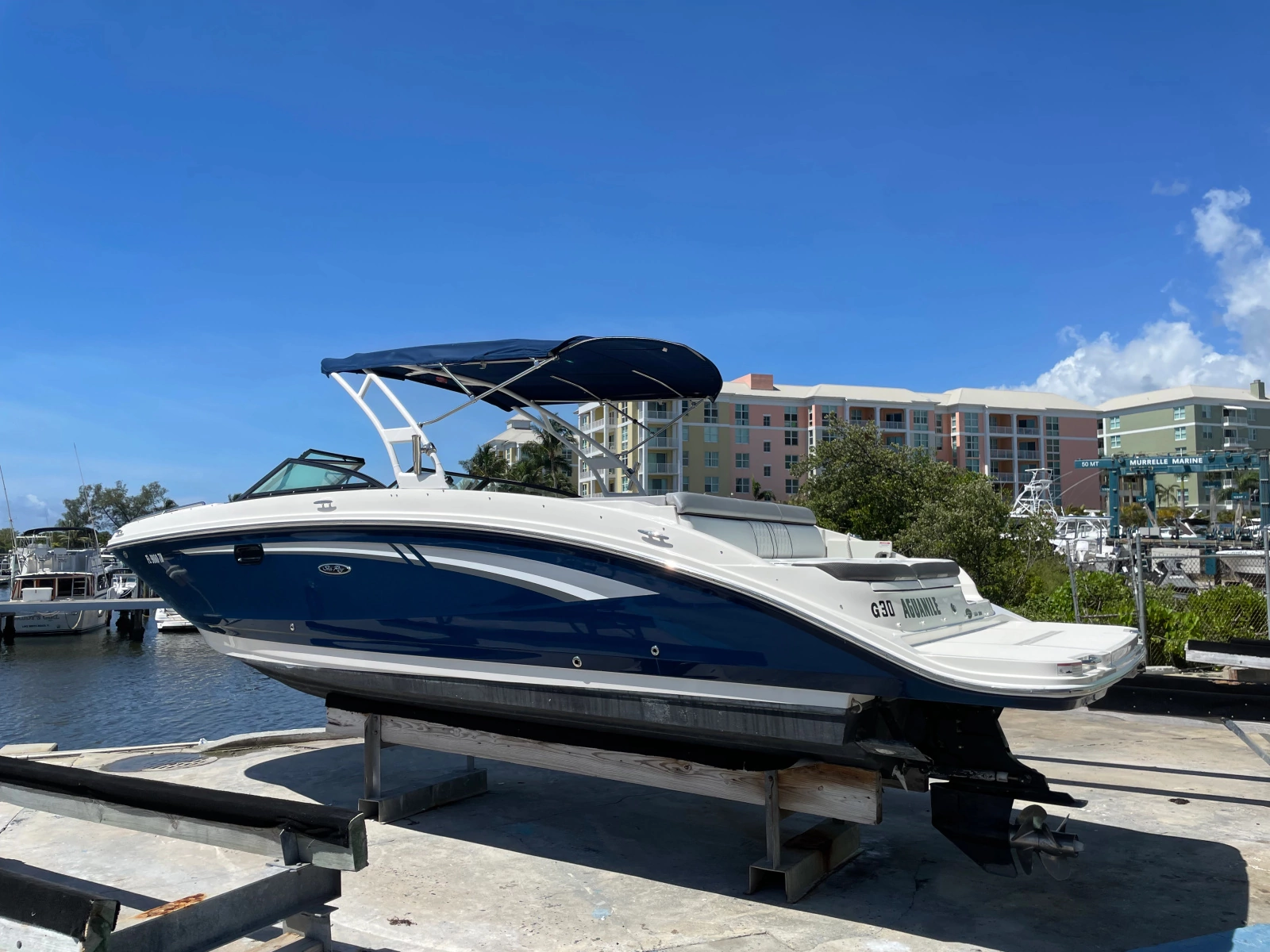 2017 Sea Ray SDX 270
