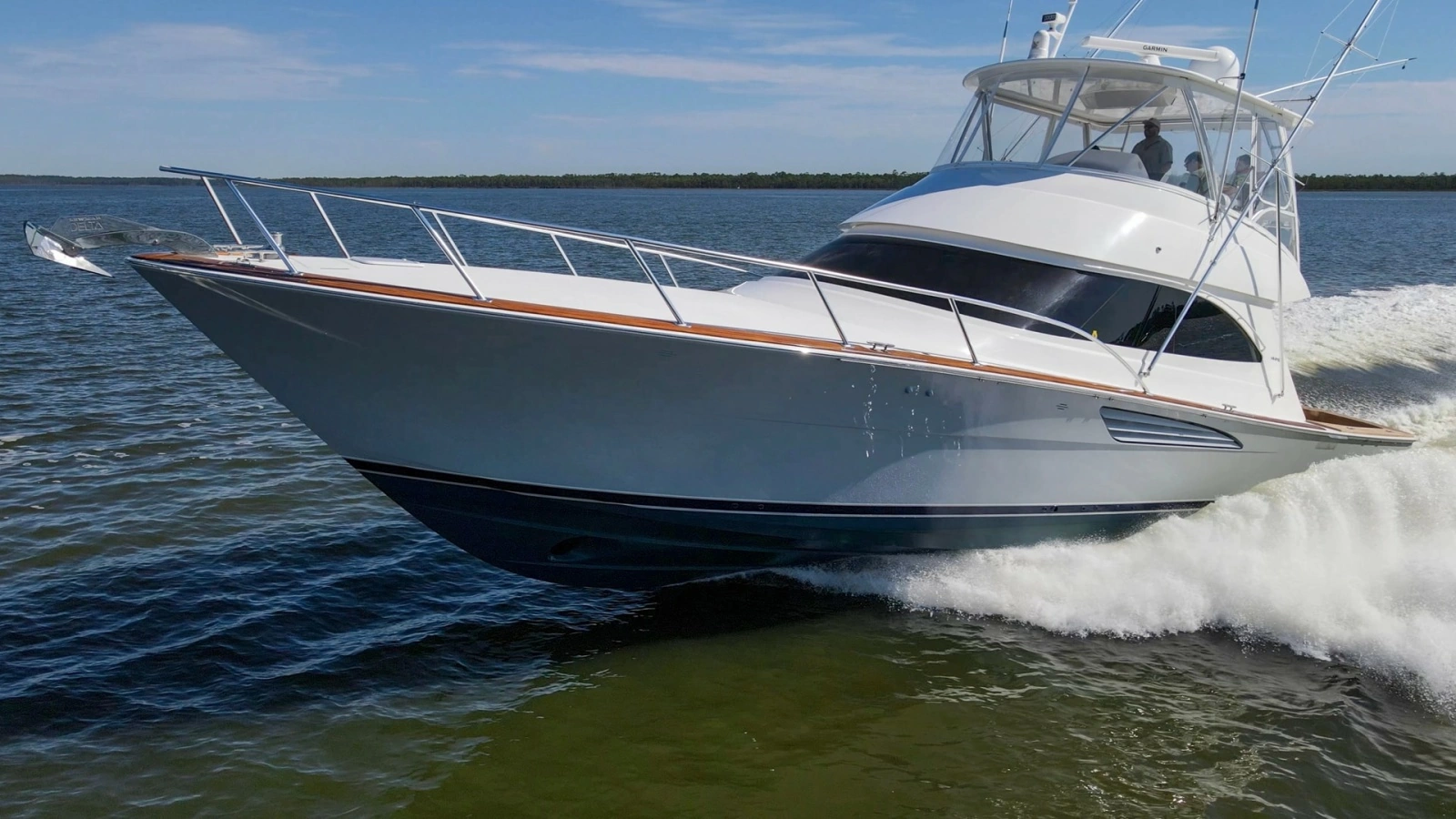Dynamic Bow View in Motion