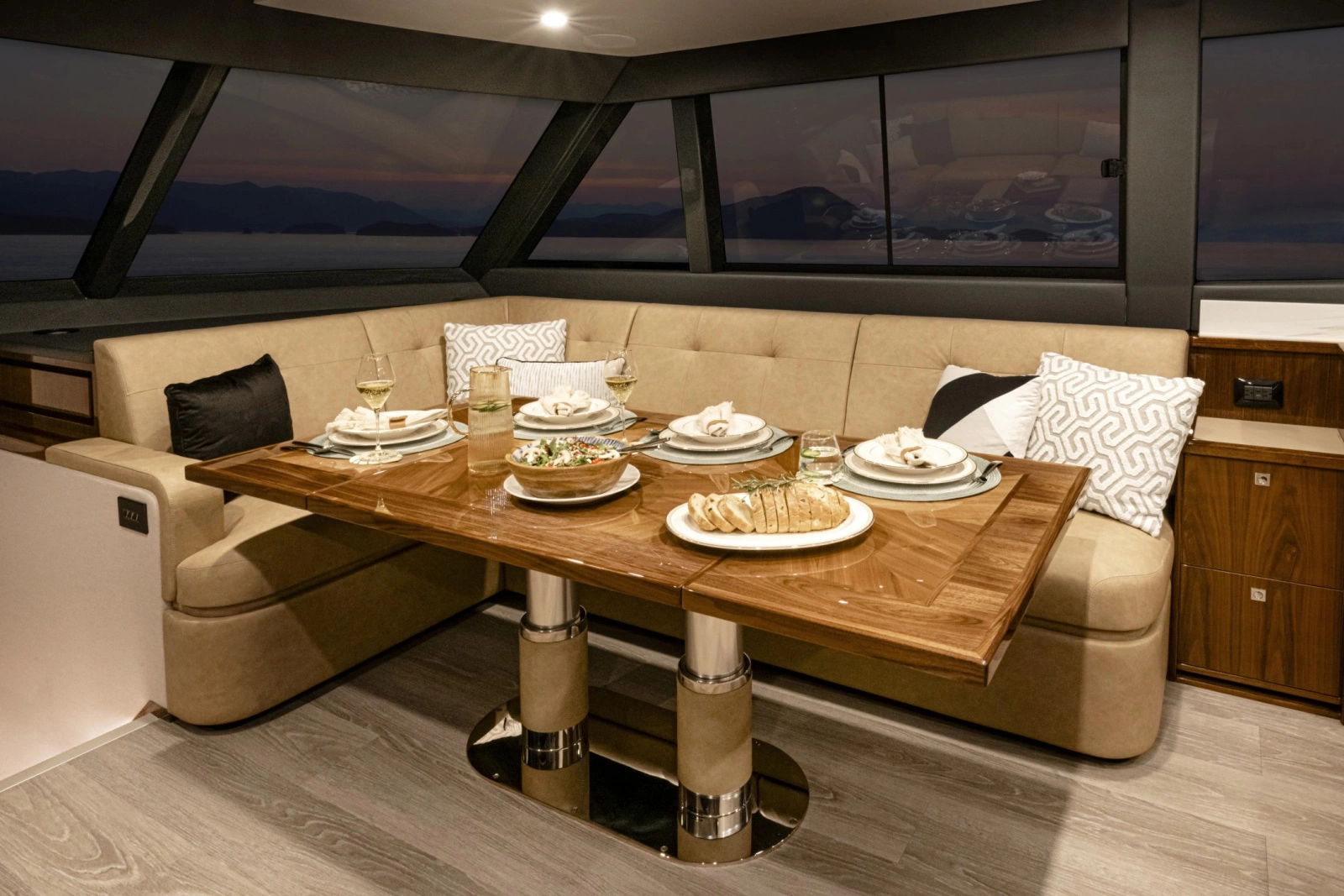 68 Sports Motor Yacht 68ft Riviera Yacht For Sale