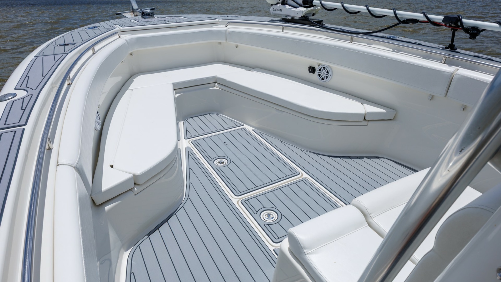 Spacious Bow Seating Area