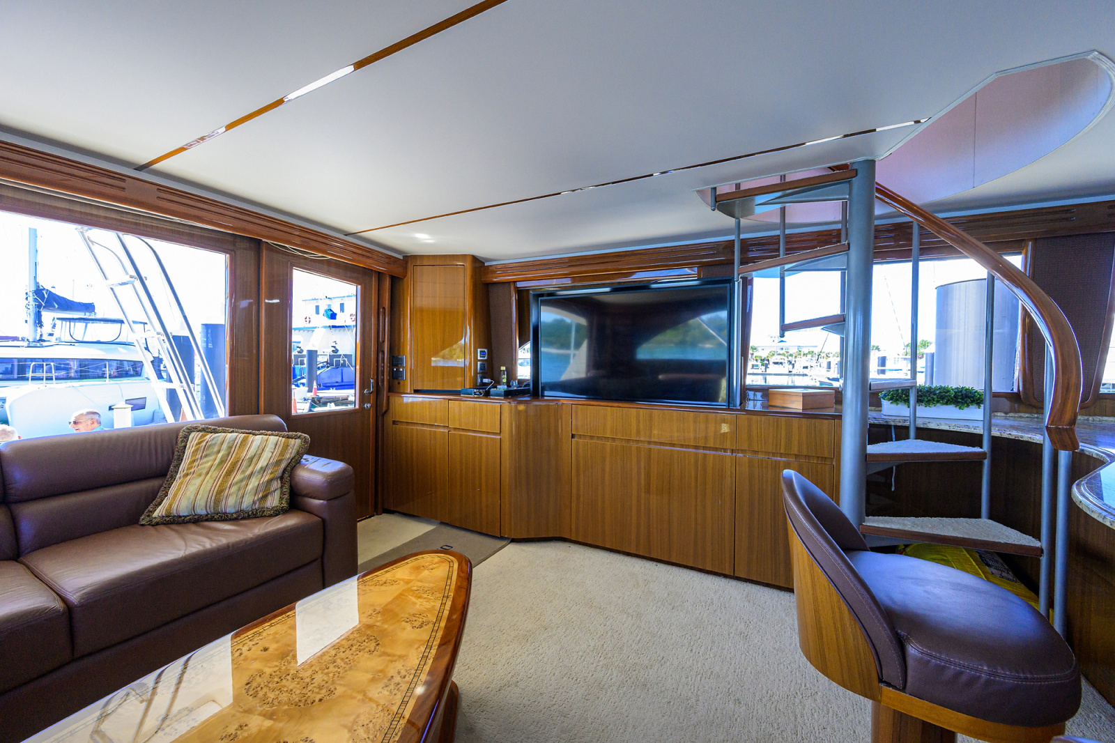 2009 Viking 74 Enclosed Bridge