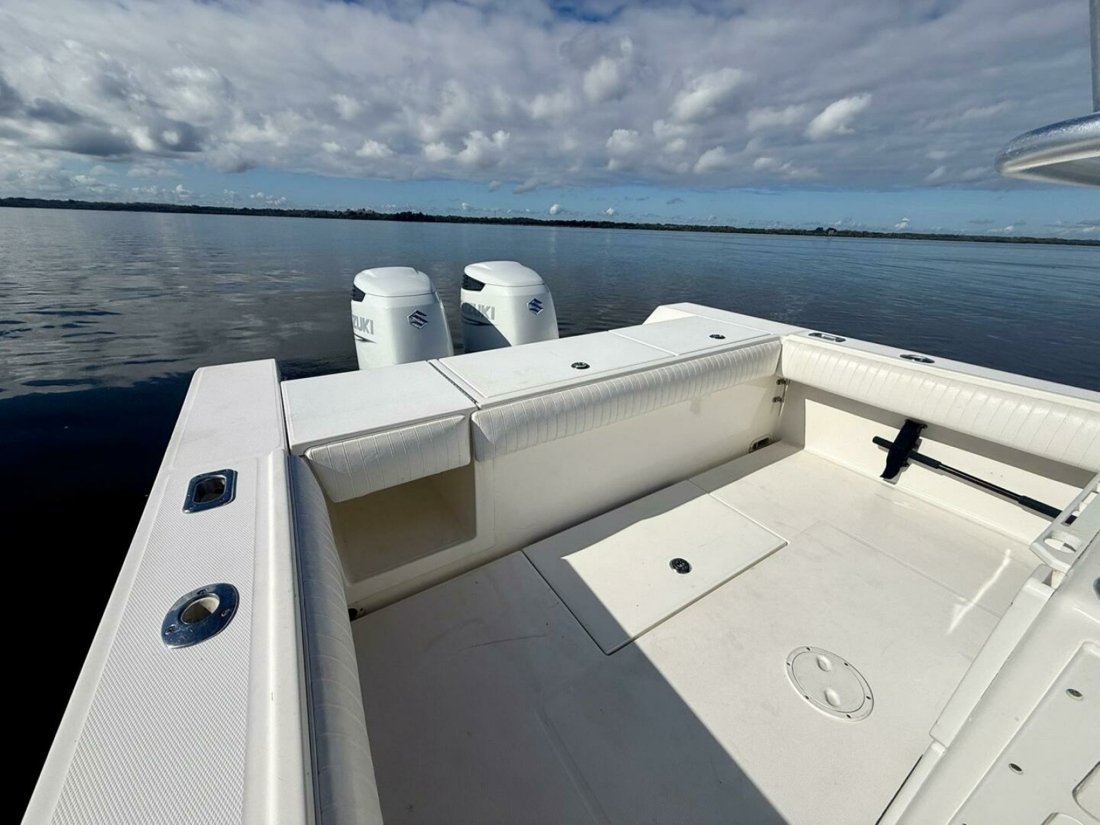 29' 2006 Regulator 29 FS