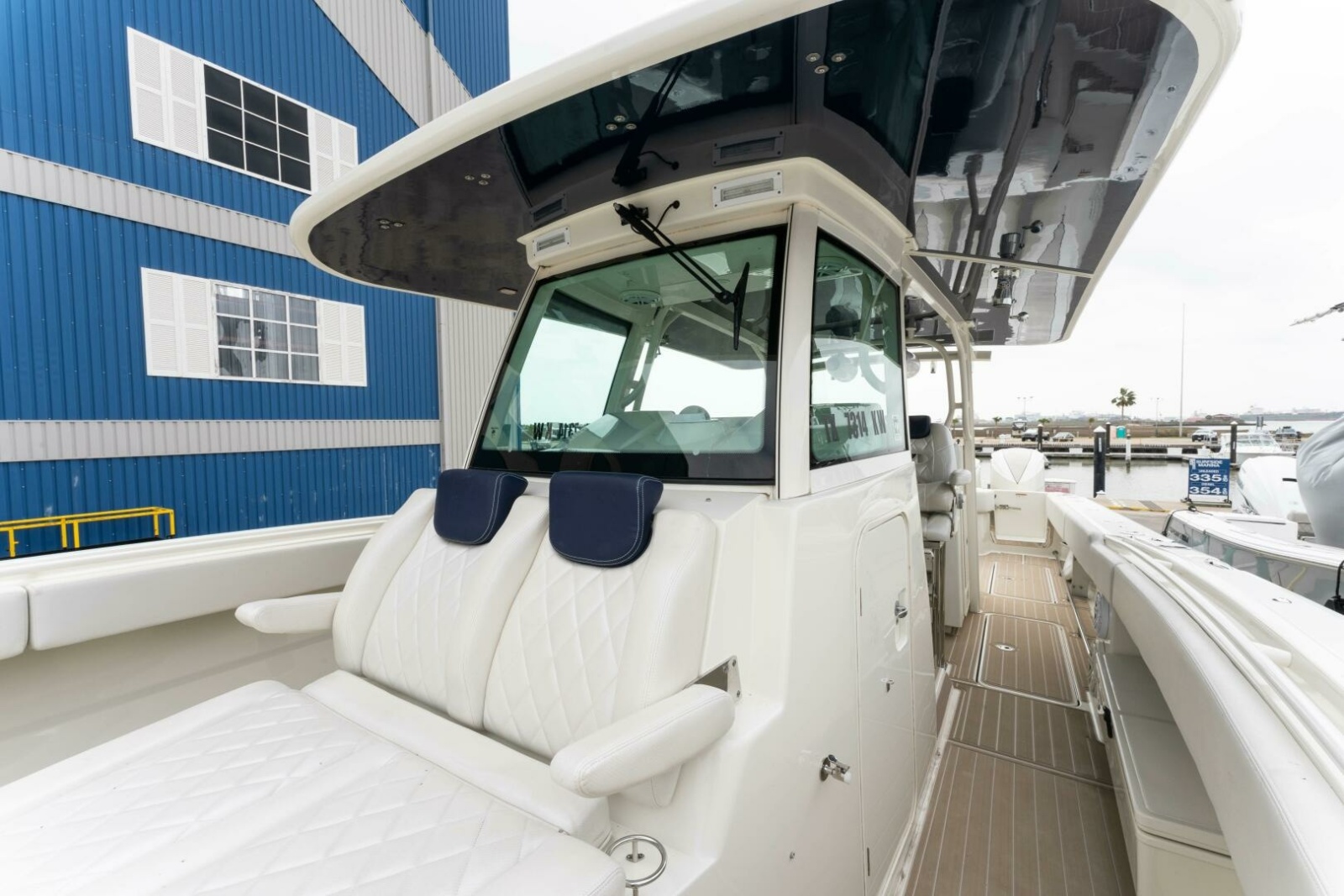 42' 2018 HCB 4200 Siesta