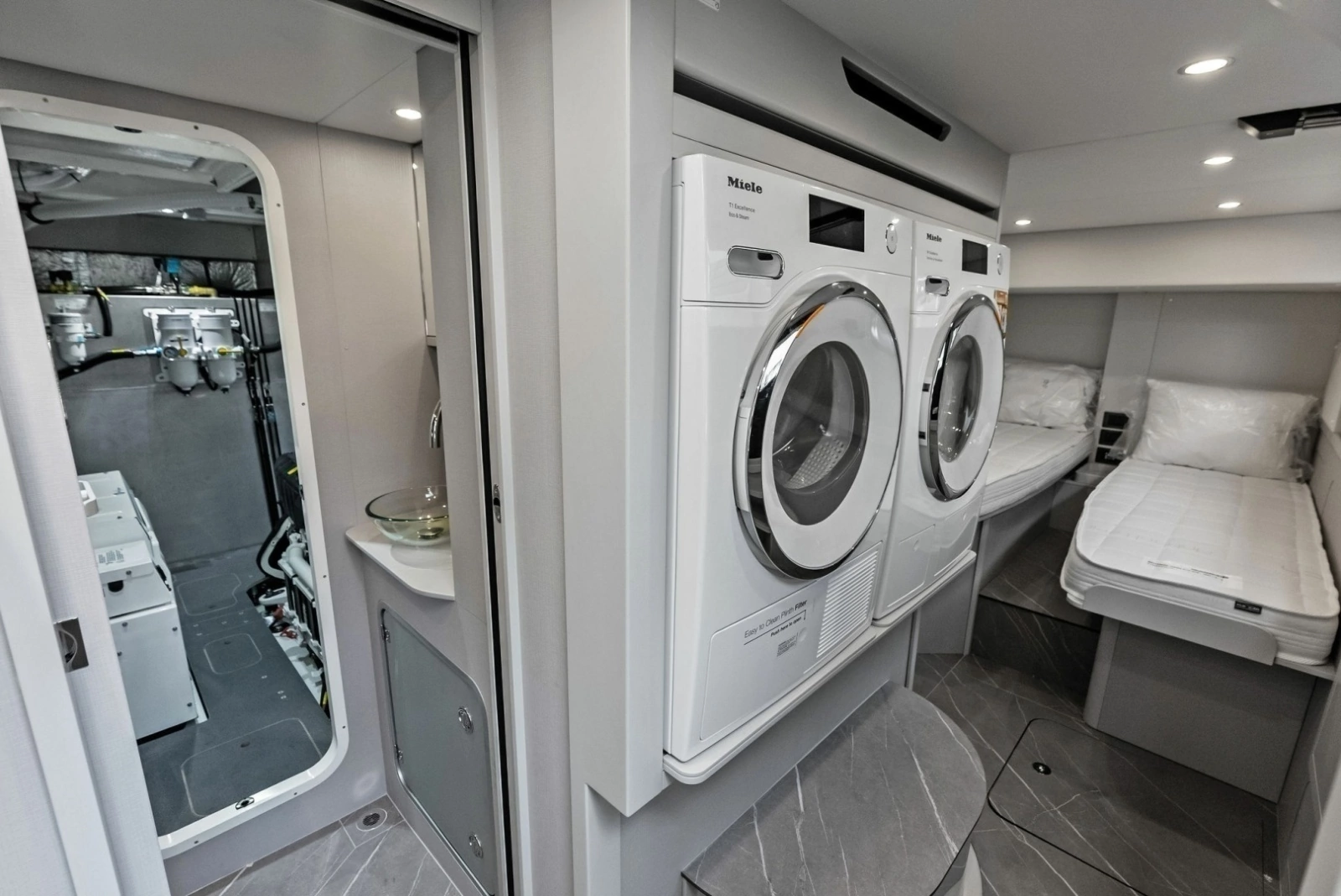2026 Absolute 62 Navetta NEW