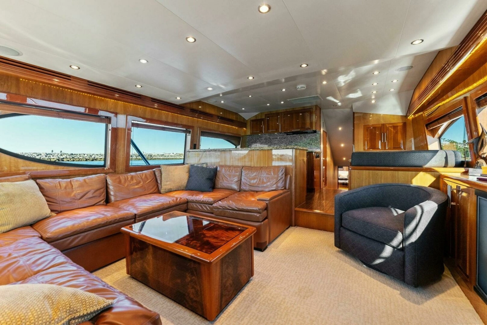 2007 Hatteras 64C - CHUPACBRA